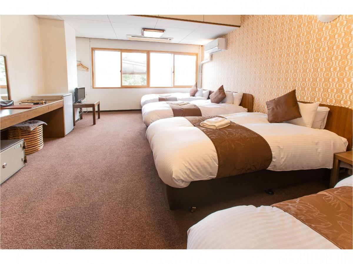 Nomad Hakuba Bed and Breakfast Exteriör bild