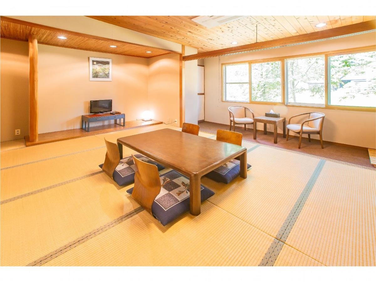 Nomad Hakuba Bed and Breakfast Exteriör bild