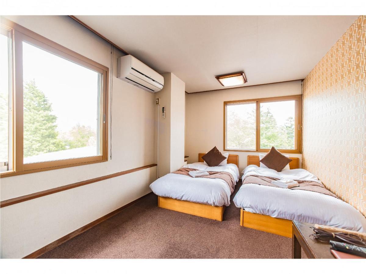 Nomad Hakuba Bed and Breakfast Exteriör bild